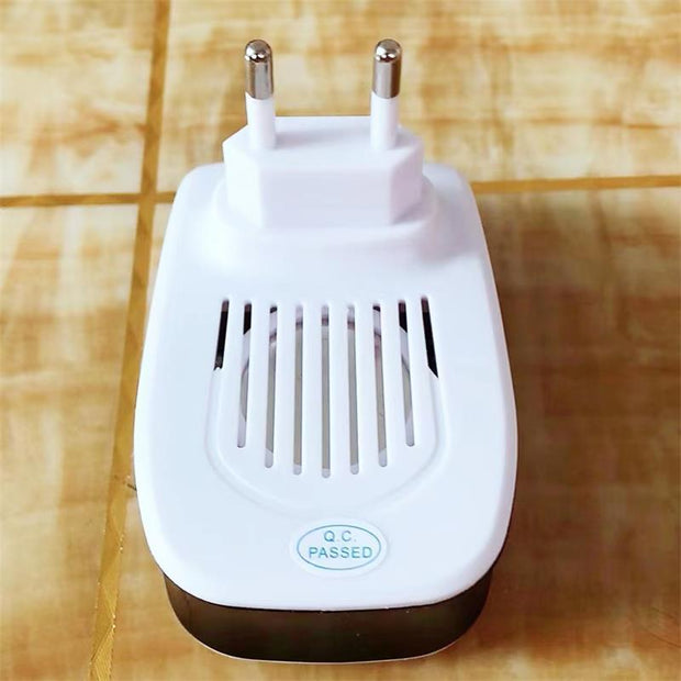 Multifunctional Household Ultrasonic Animal Repeller